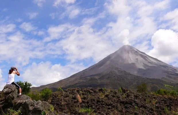 Volcanic highland landscape and cloud-draped mountains in Costa Rica's Central Valley